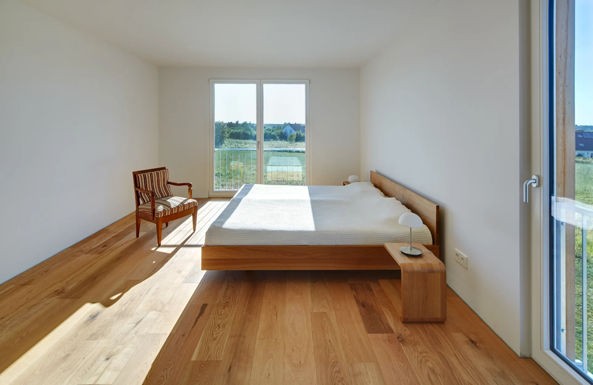 Gewerbebau mit Betriebswohnung von Meisterstueck Haus Schlafzimmer