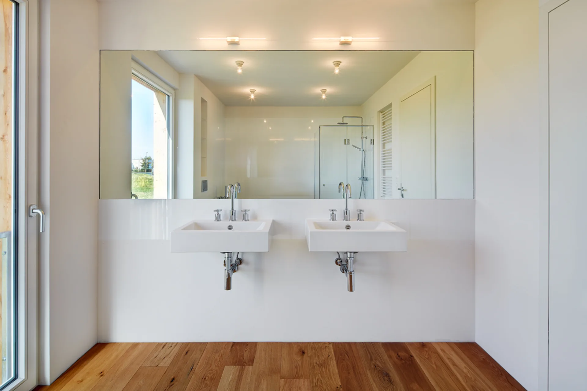 Gewerbebau mit Betriebswohnung von Meisterstueck Haus Badezimmer Ansicht 1