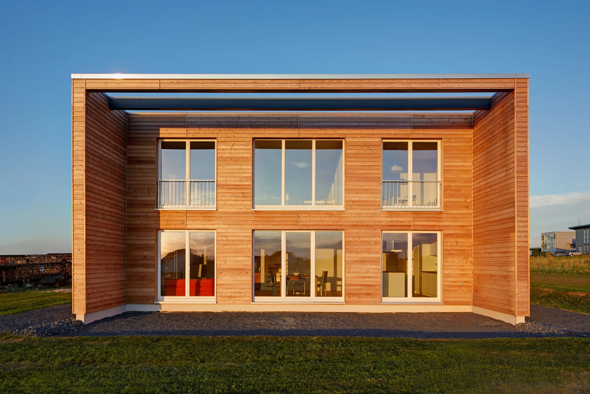 Gewerbebau mit Betriebswohnung von Meisterstueck Haus Frontansicht