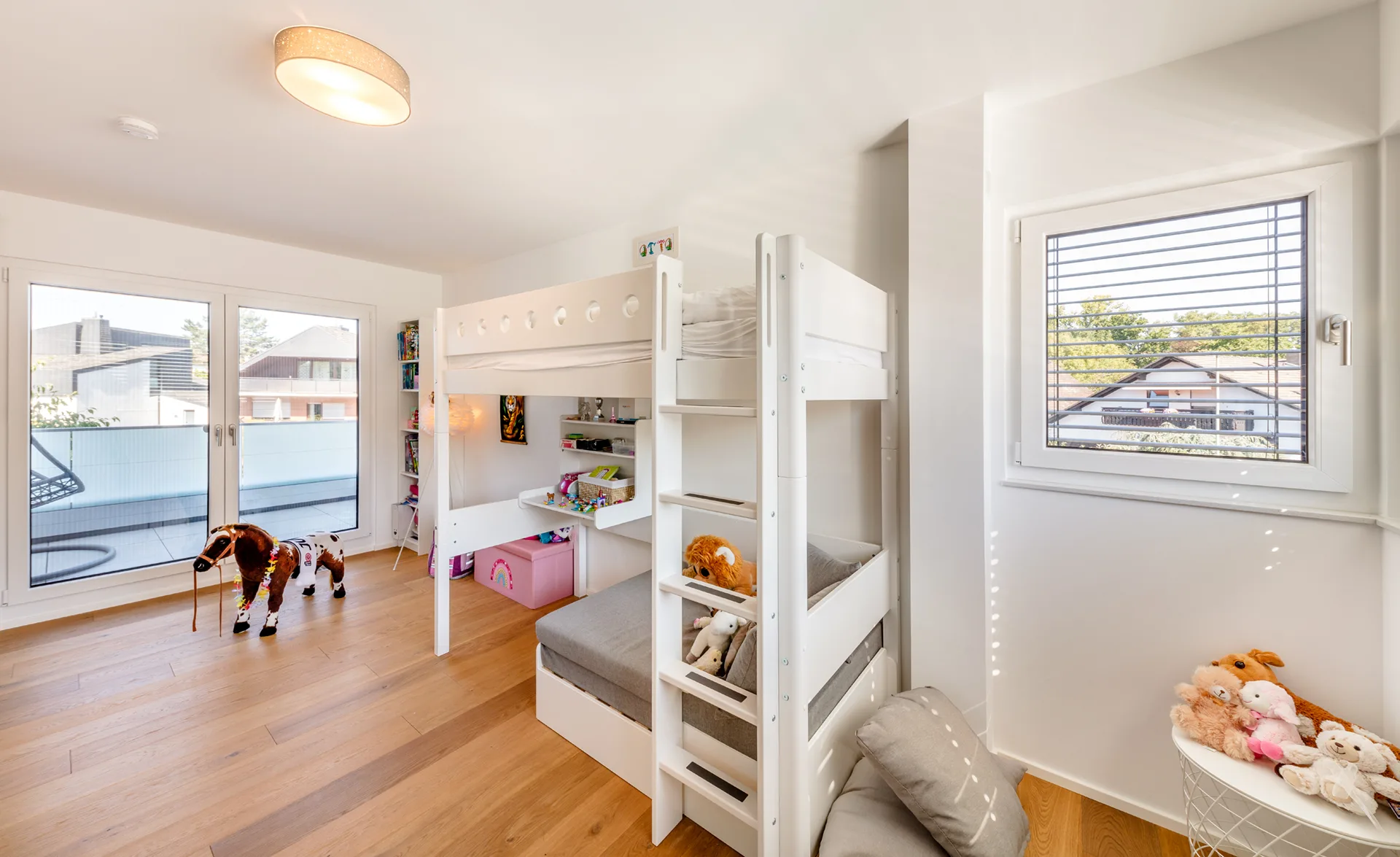 Bauhaus Familienvilla auf Bestandskeller von Meisterstück-HAUS Kinderzimmer