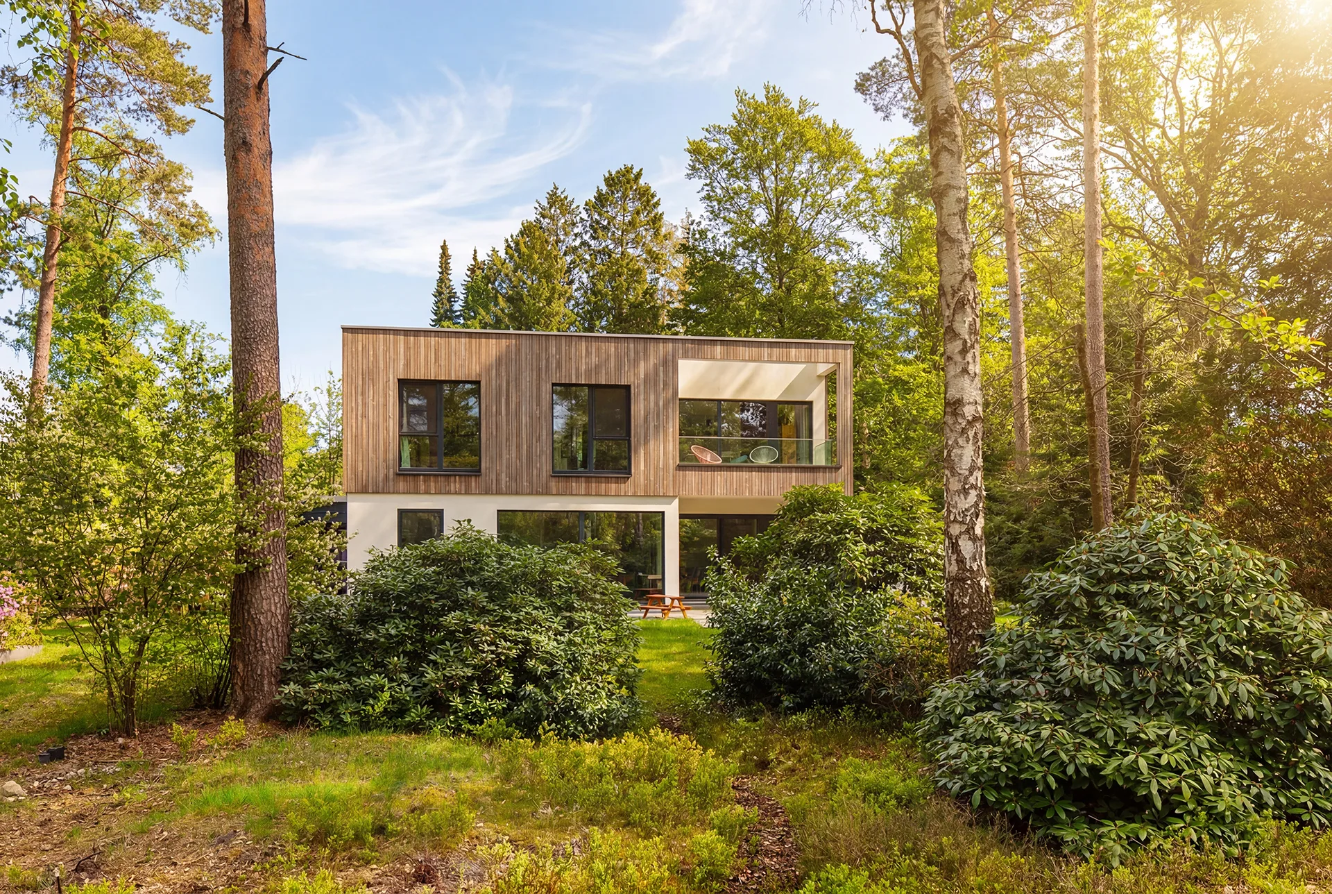 Bauhaus-Villa mit Holzfassade von Meisterstück-HAUS
