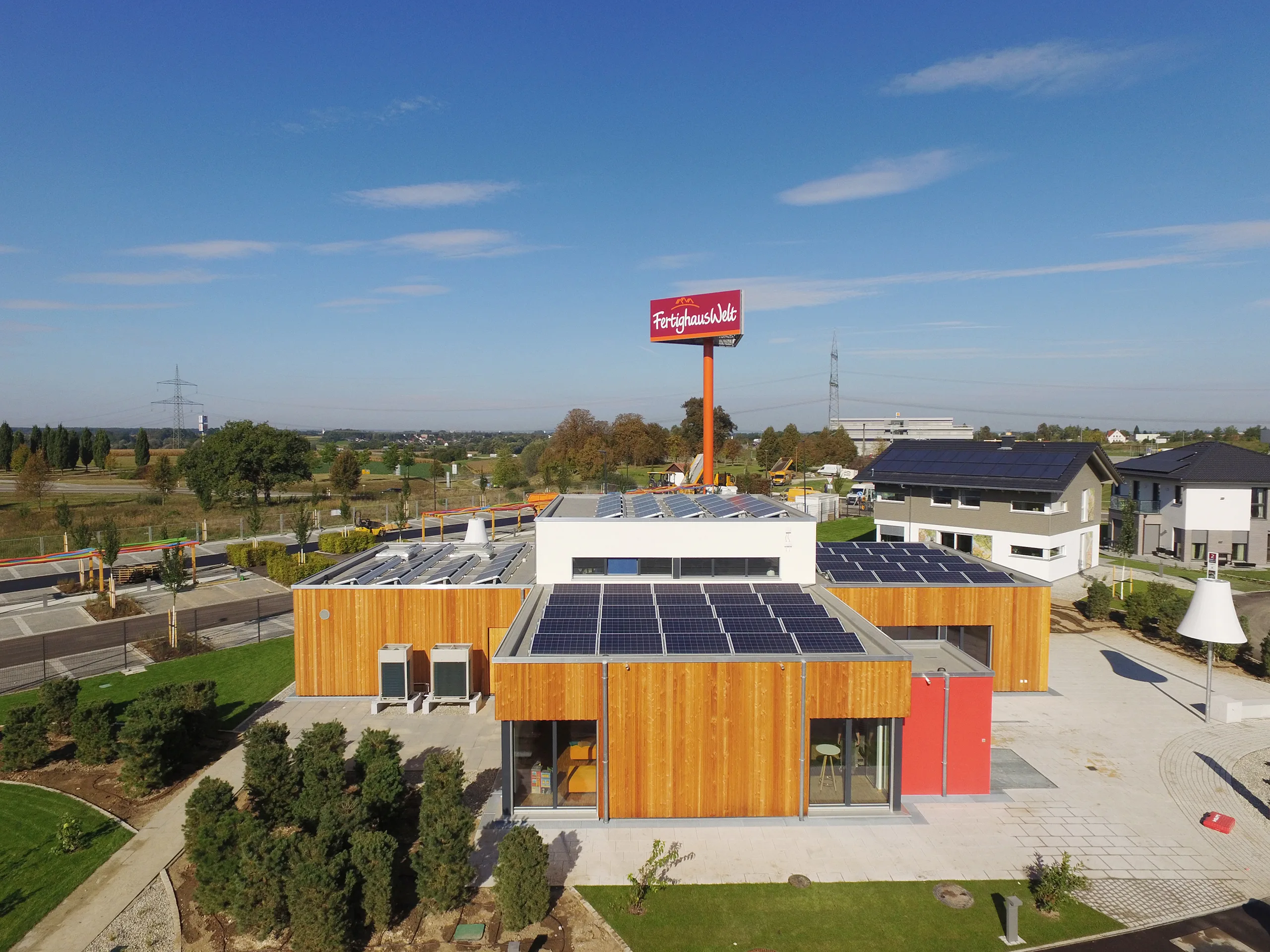 Empfangsgebaeude FertighausWelt Guenzburg von Meisterstueck Haus Vogelperspektive