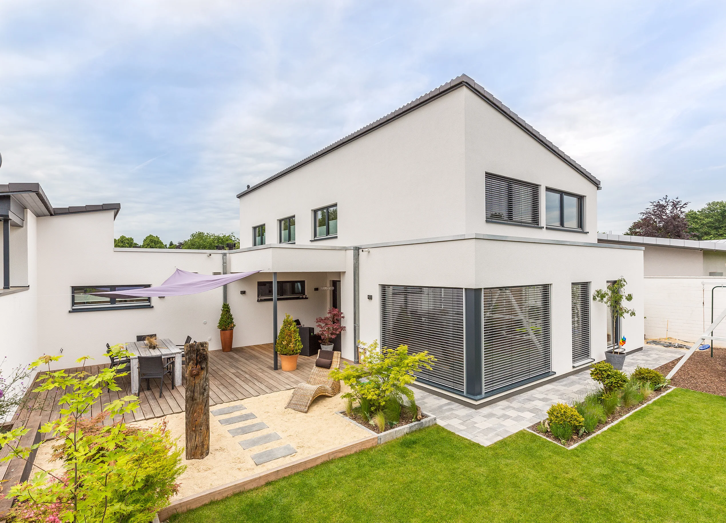 Generationenhaus von Meisterstueck Haus Gartenansicht