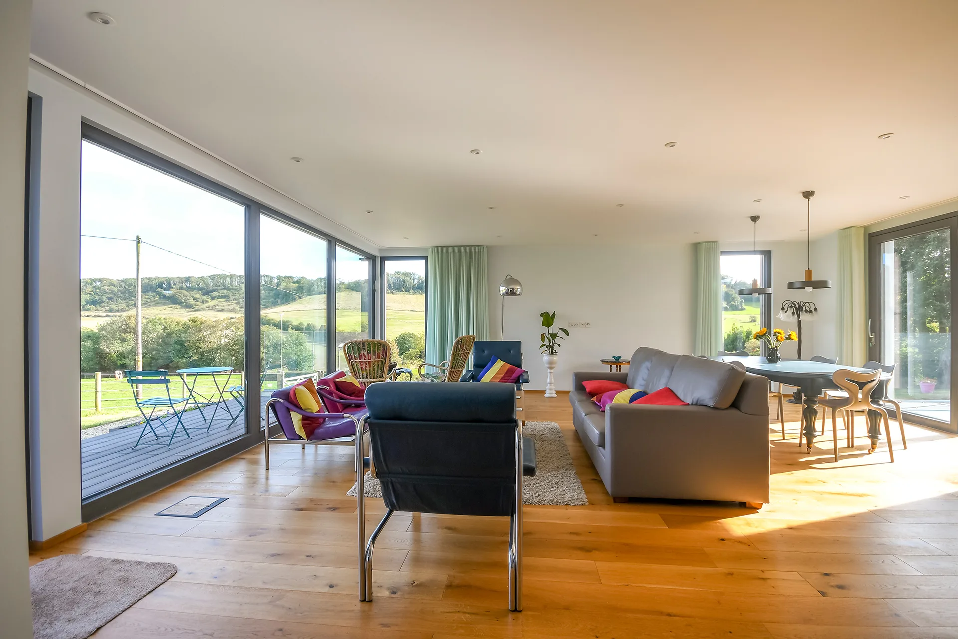 Hang-Bungalow in Dover von Meisterstueck Haus Wohnzimmer mit Blick auf die Terrasse