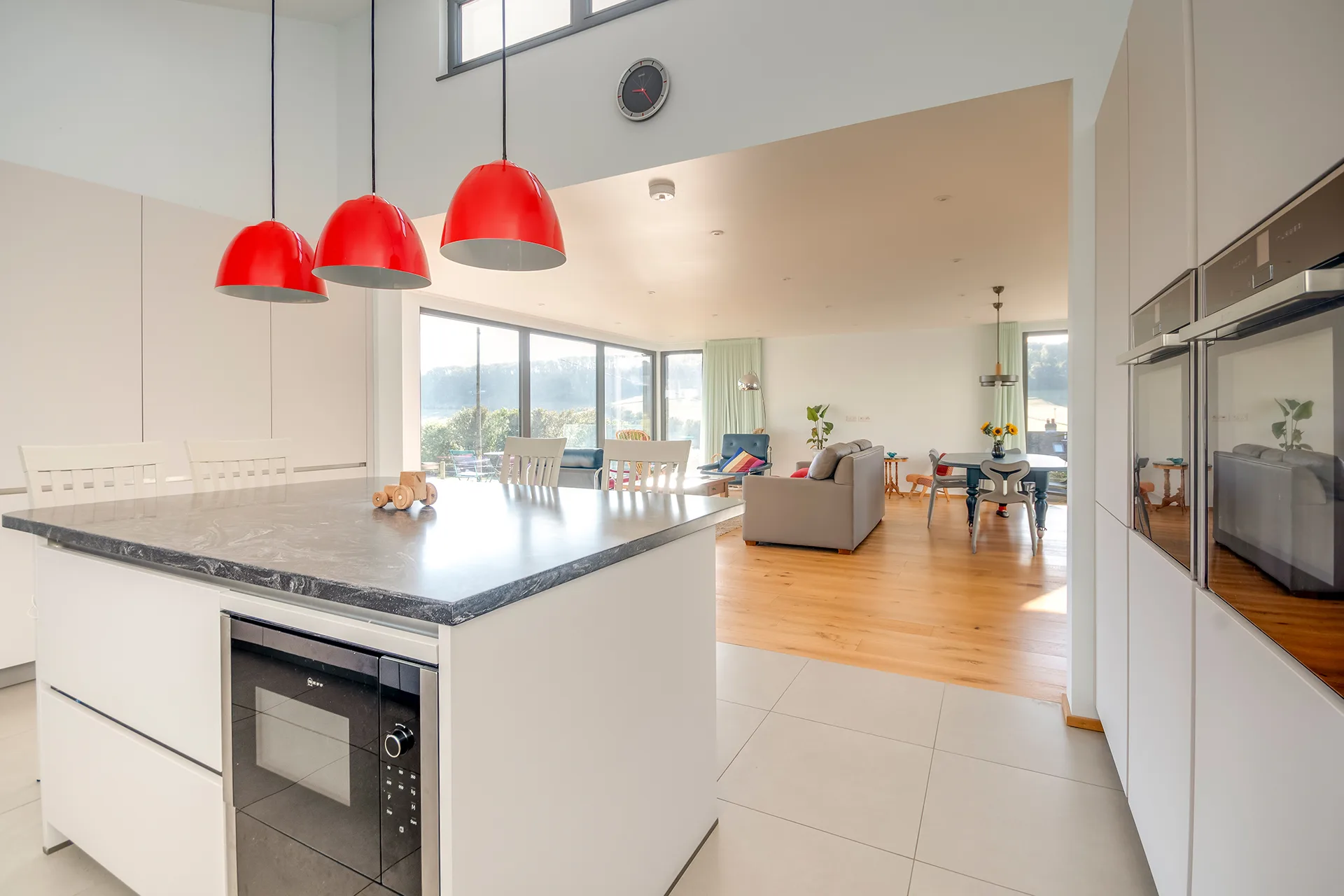 Hang-Bungalow in Dover von Meisterstueck Haus Kuechenansicht in den Lebensbereich