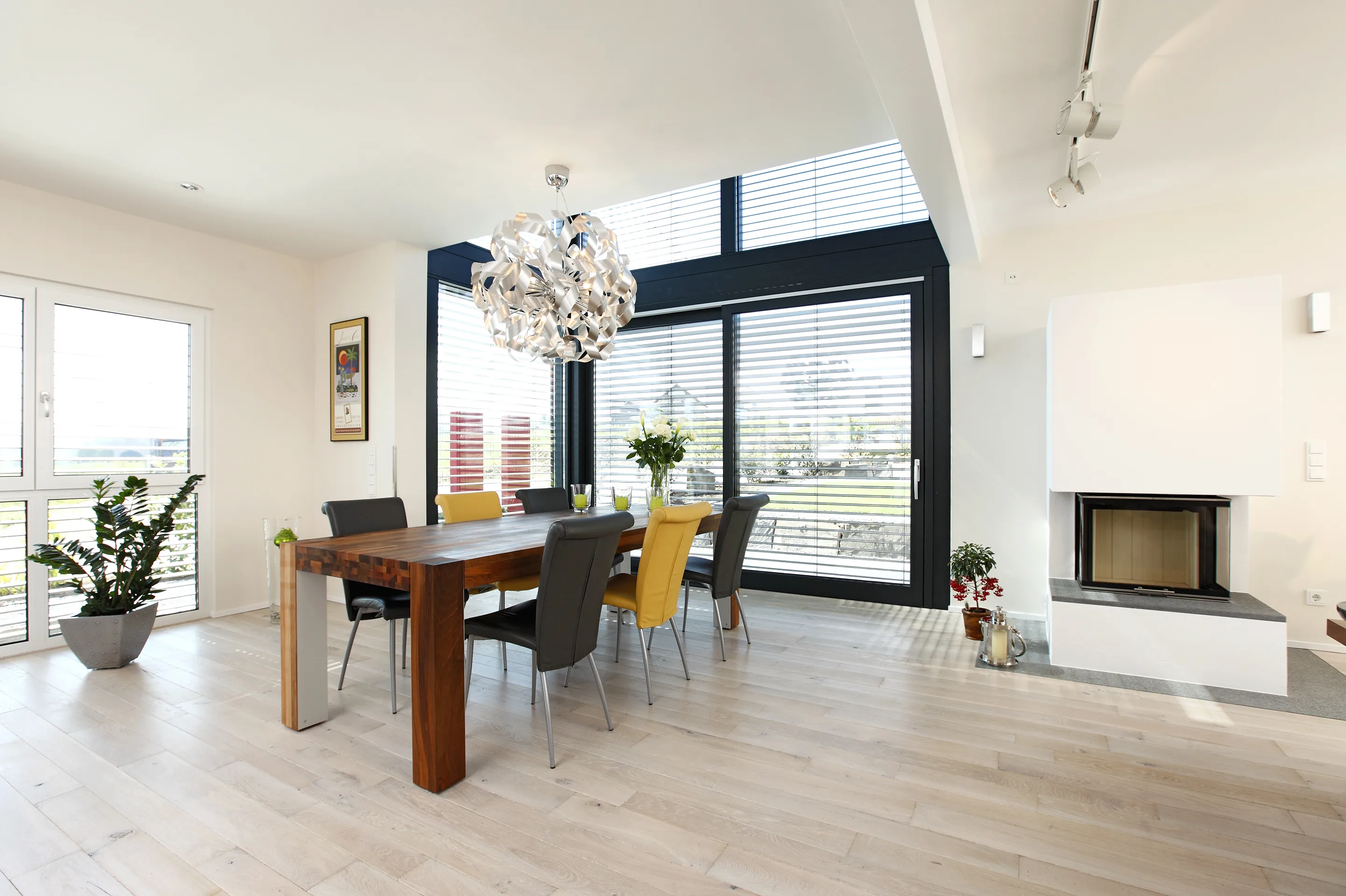 Individuelles Effizienzhaus 55 von Meisterstueck Haus Essbereich