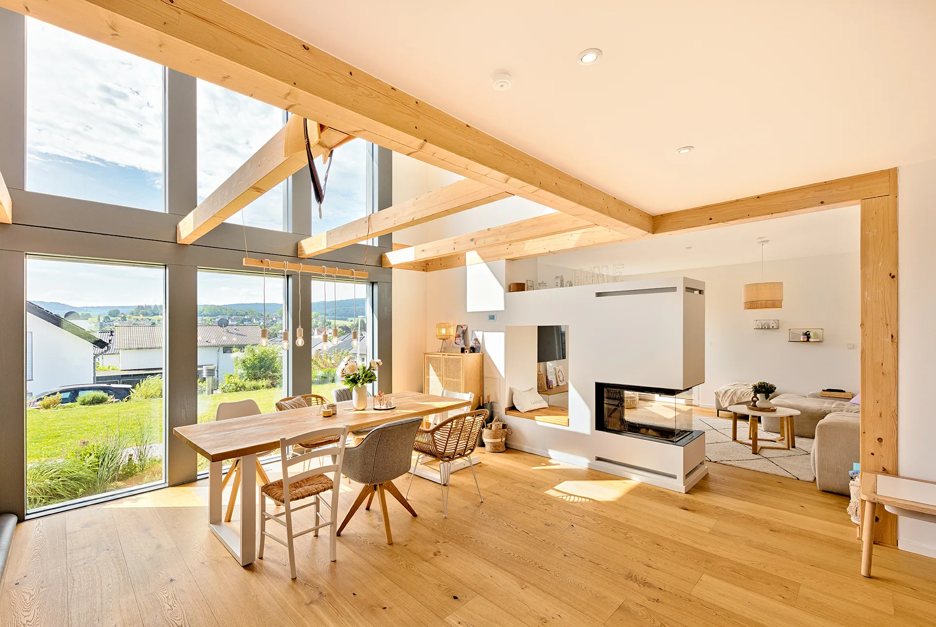 Kubus Familienhaus von Meisterstueck Haus Essbereich mit Aussicht