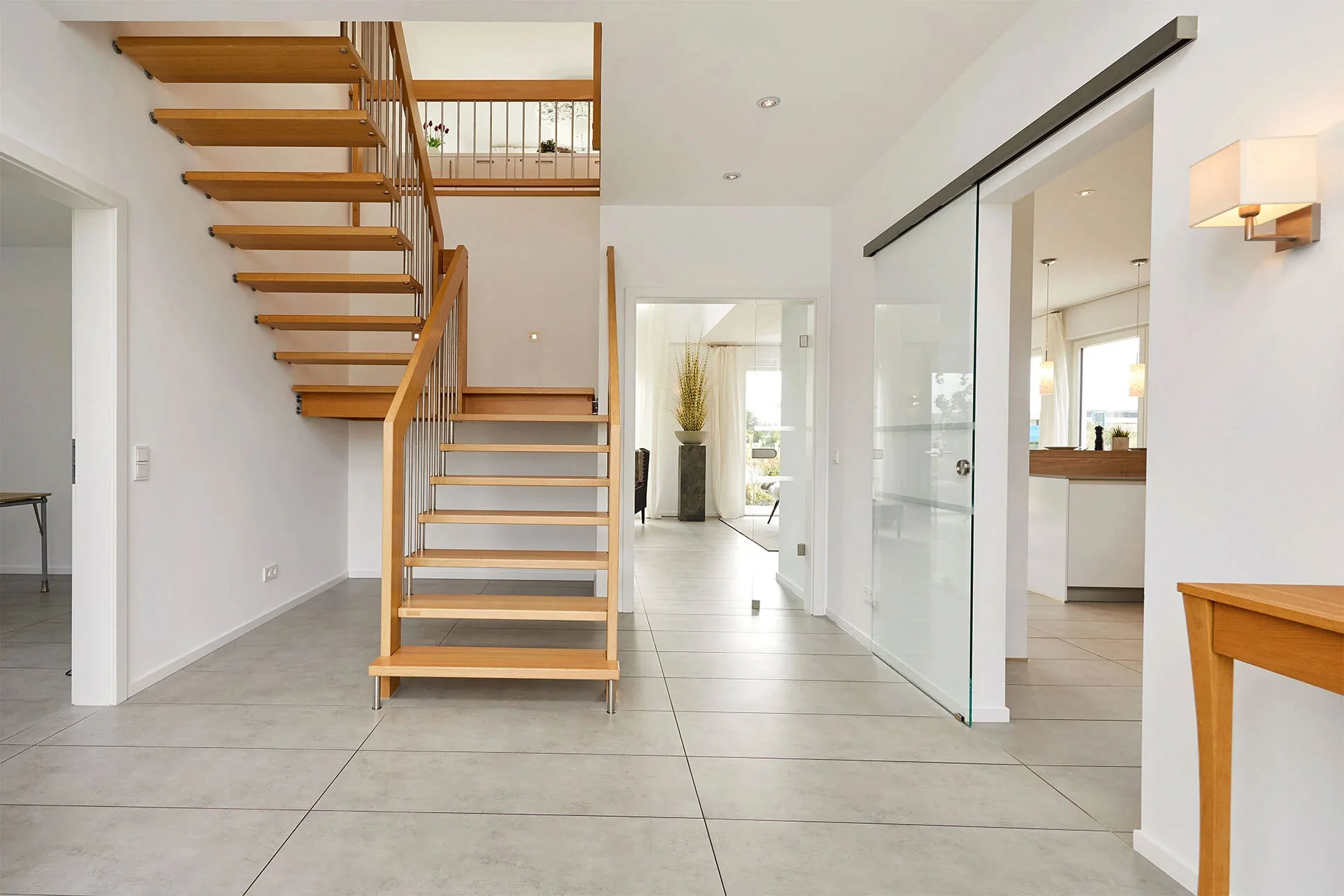 Musterhaus Stadtvilla Werder von Meisterstueck Haus Flur Untergeschoss