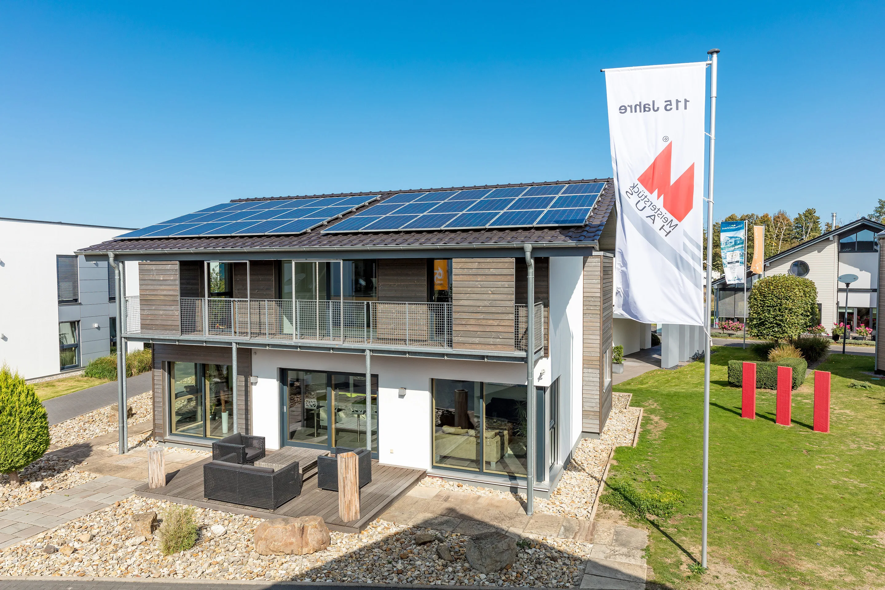 Musterhaus GENUSSHAUS in Koeln-Frechen von Meisterstueck Haus Dachansicht
