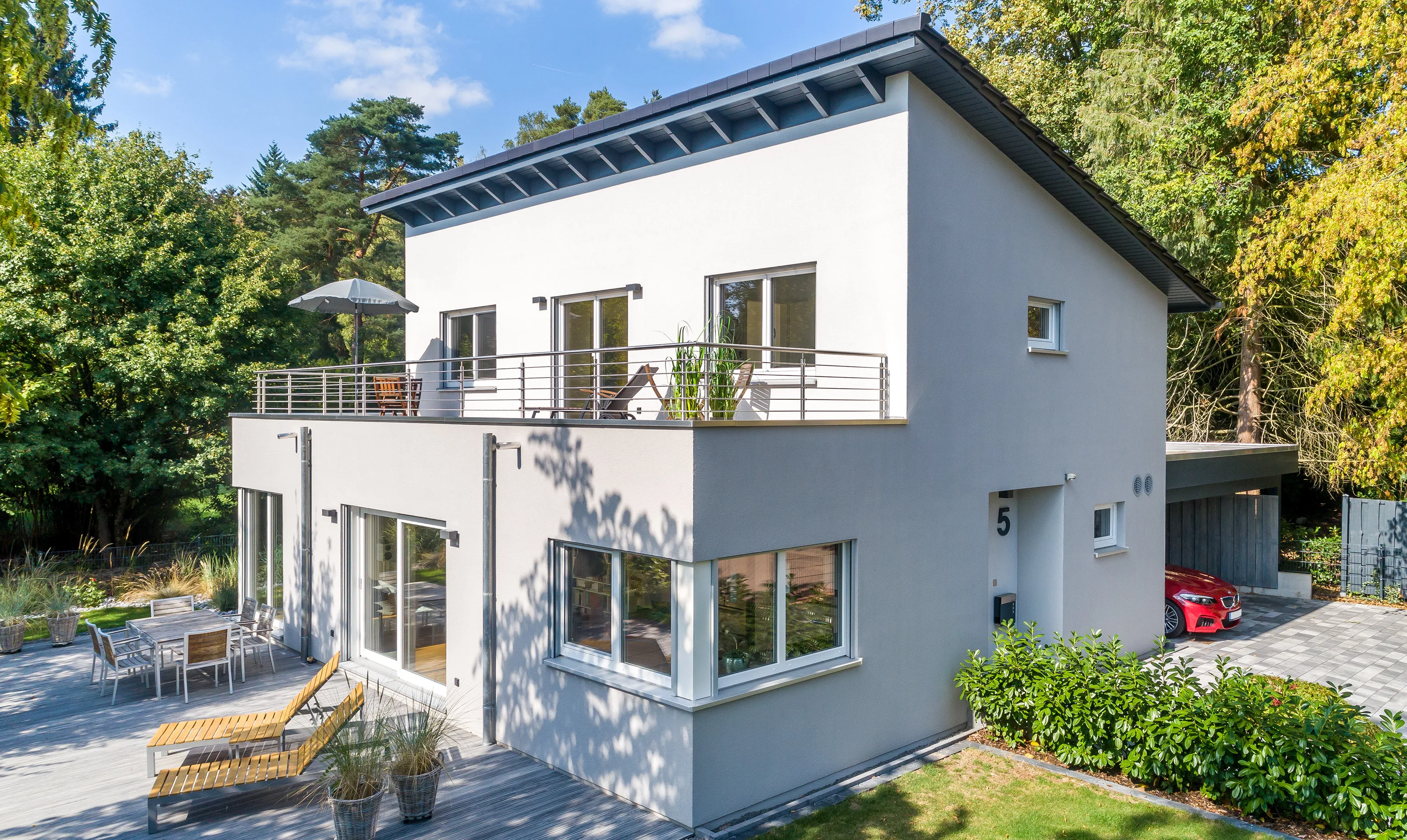 Pultdach mit Staffelgeschoss von Meisterstueck Haus Balkon