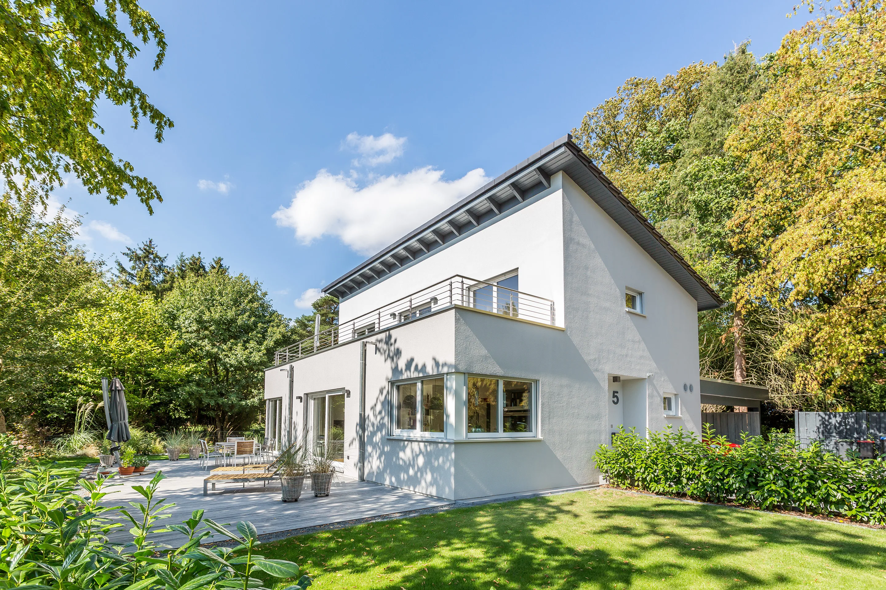 Pultdach mit Staffelgeschoss von Meisterstueck Haus Eingang