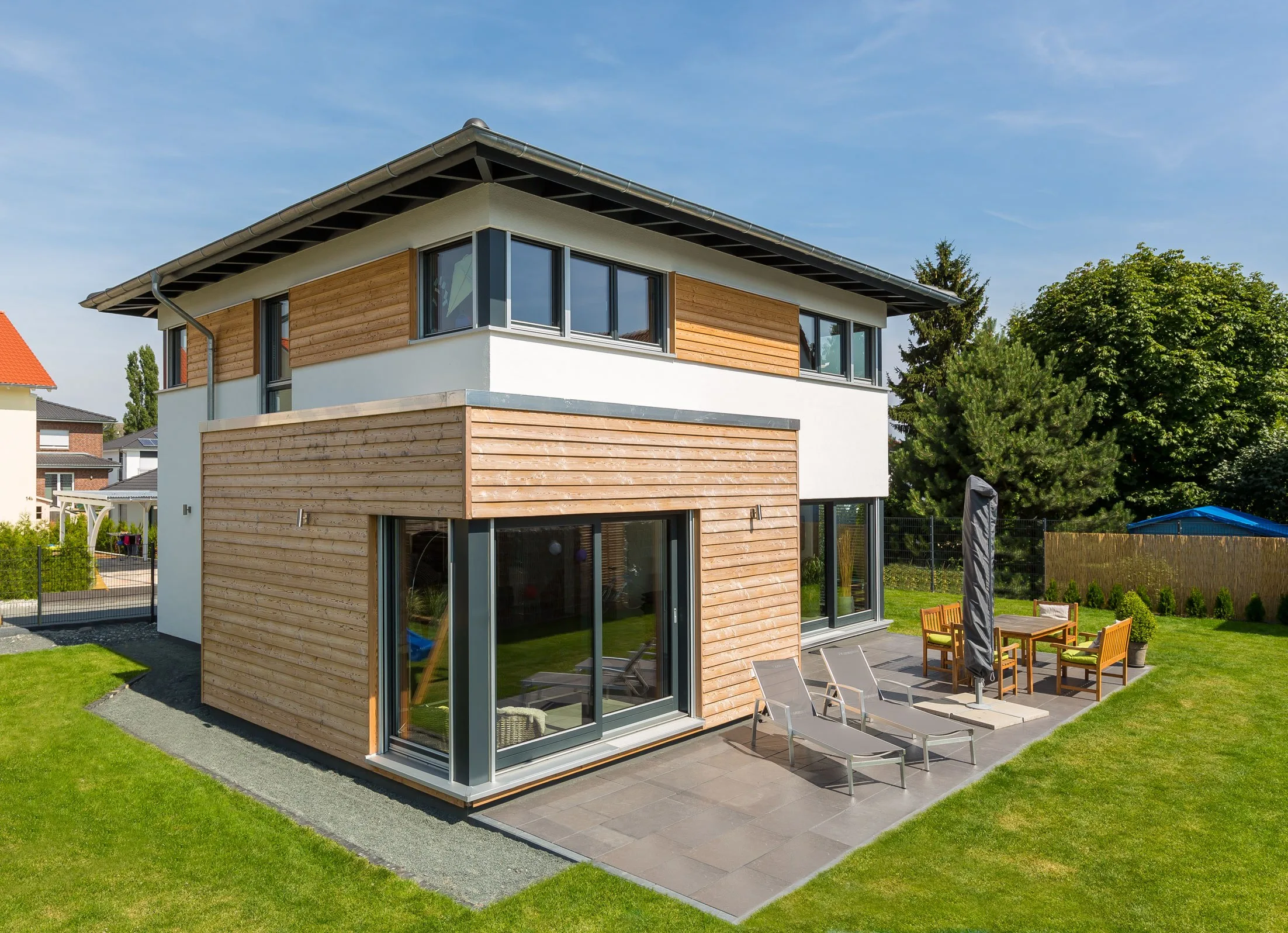 Schoen²-Stadtvilla von Meisterstueck Haus Terrassenansicht