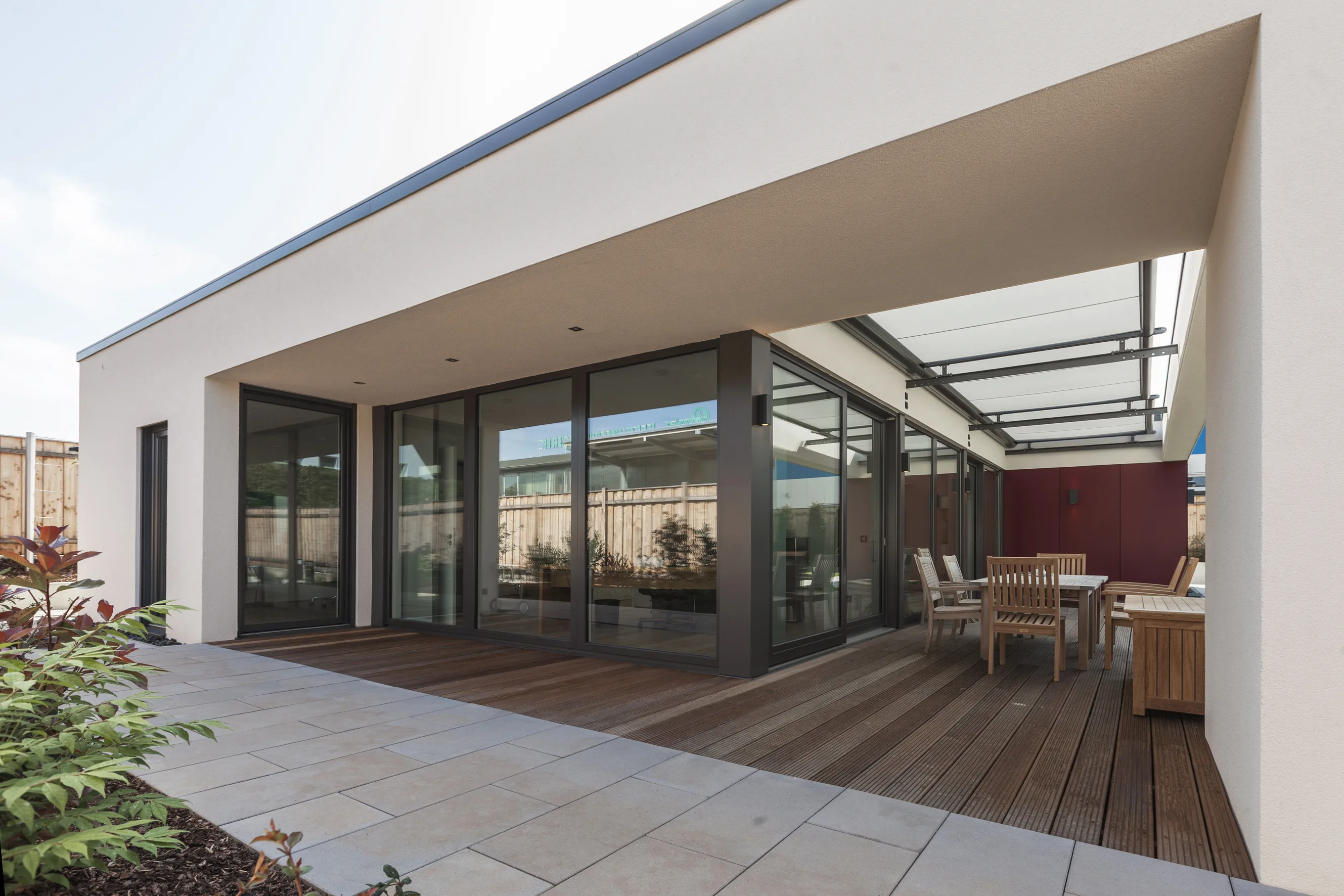 Büro- und Tagungsgebäude von Meisterstück-HAUS Terrasse