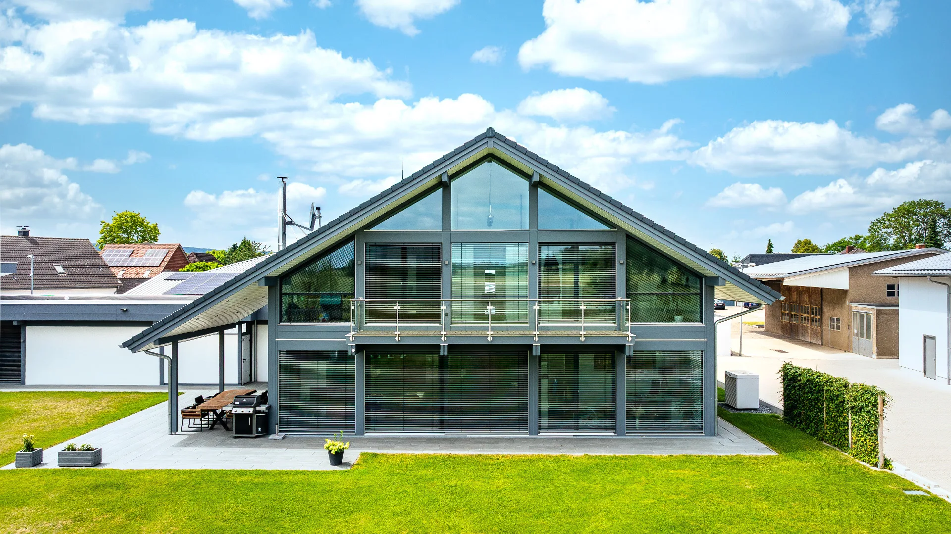 Aesthetik 20.20.048 mit Anbaukomplex von Meisterstueck Haus aus der Frontansicht