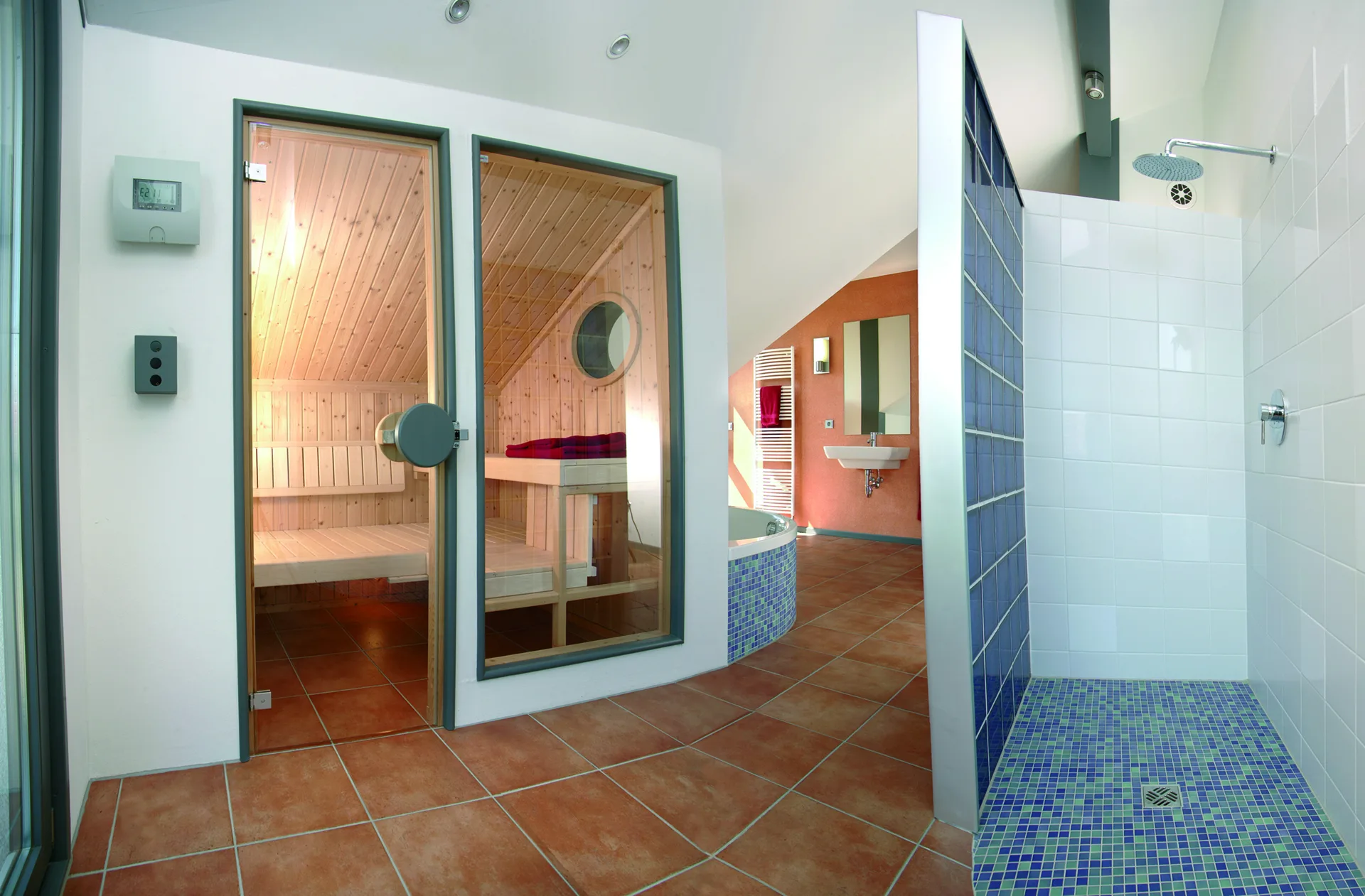 Musterhaus AESTHETIK in Hannover von Meisterstueck Haus Badezimmer