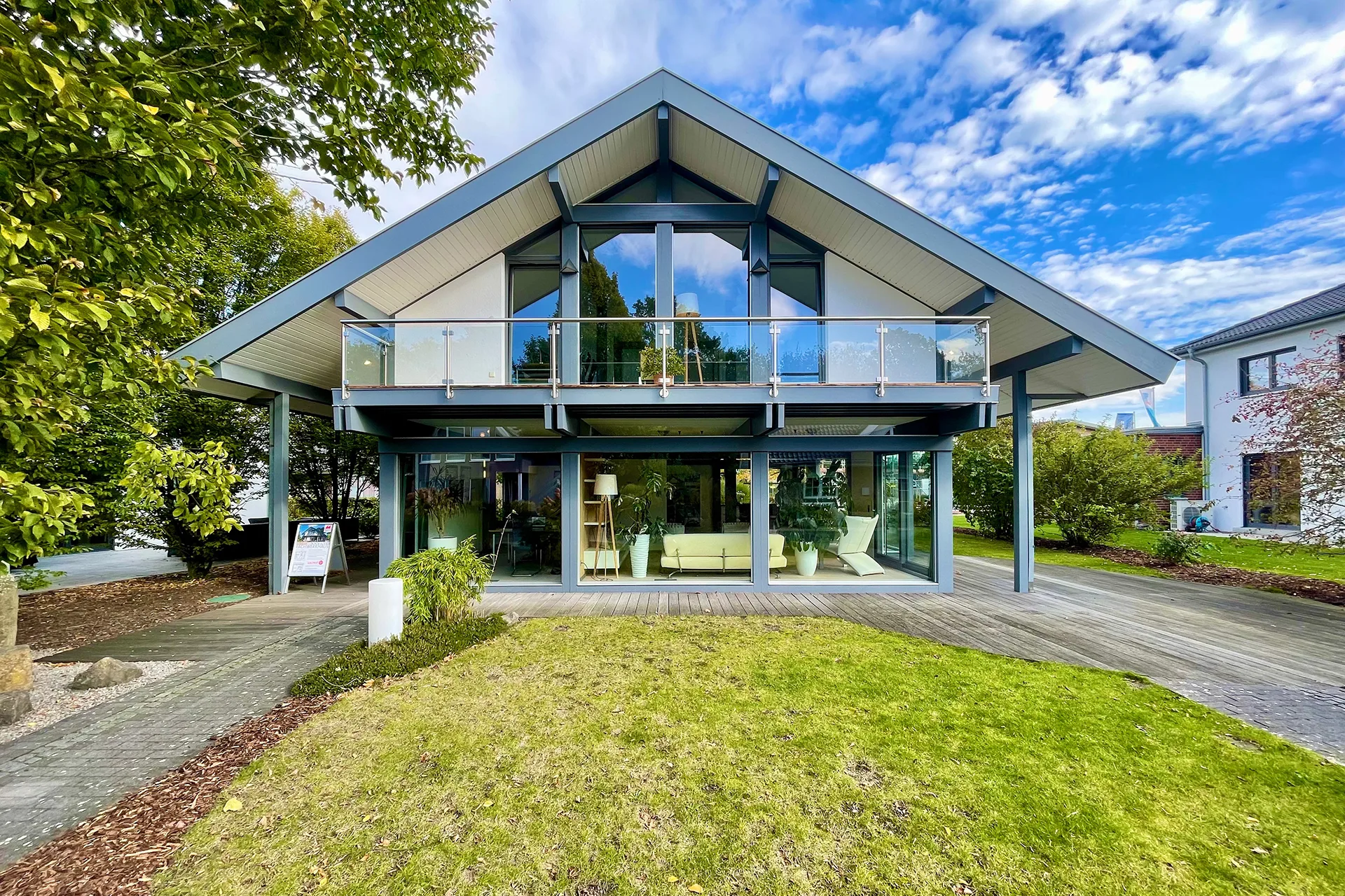 Musterhaus AESTHETIK in Hannover von Meisterstueck Haus Gartenansicht 2