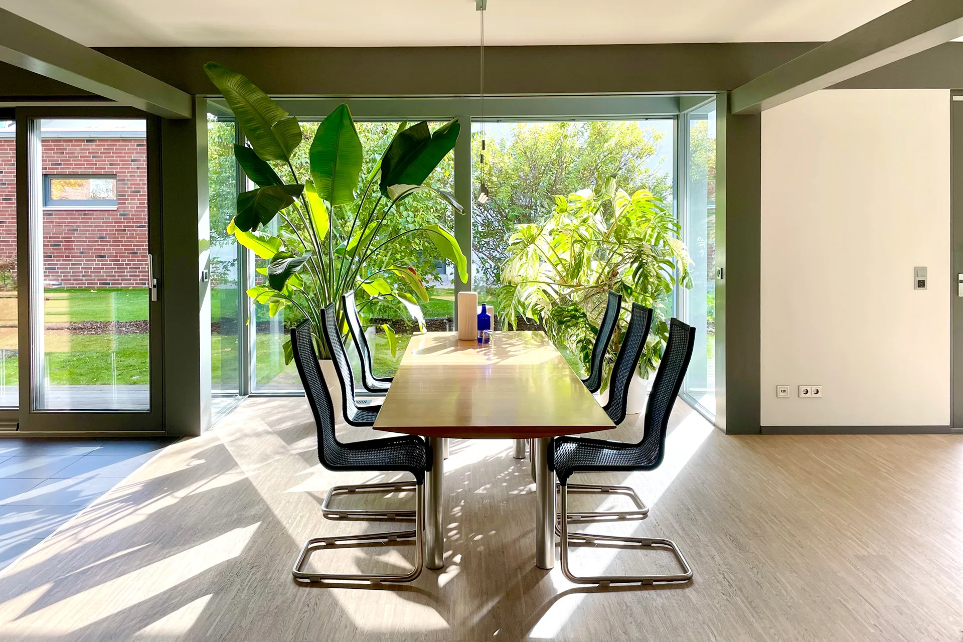 Musterhaus AESTHETIK in Hannover von Meisterstueck Haus Essbereich