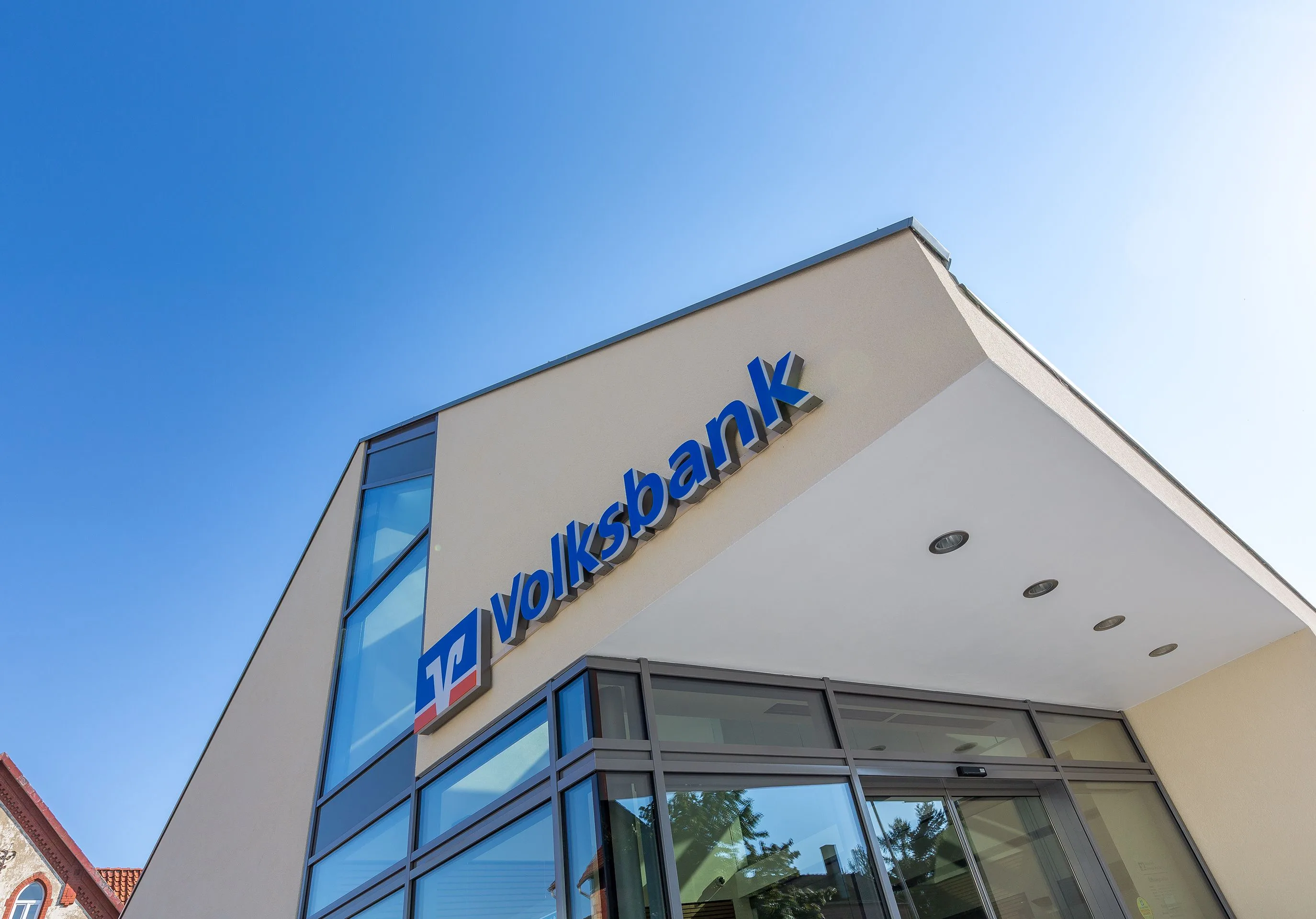 Bankfiliale von Meisterstueck Haus Schriftzug