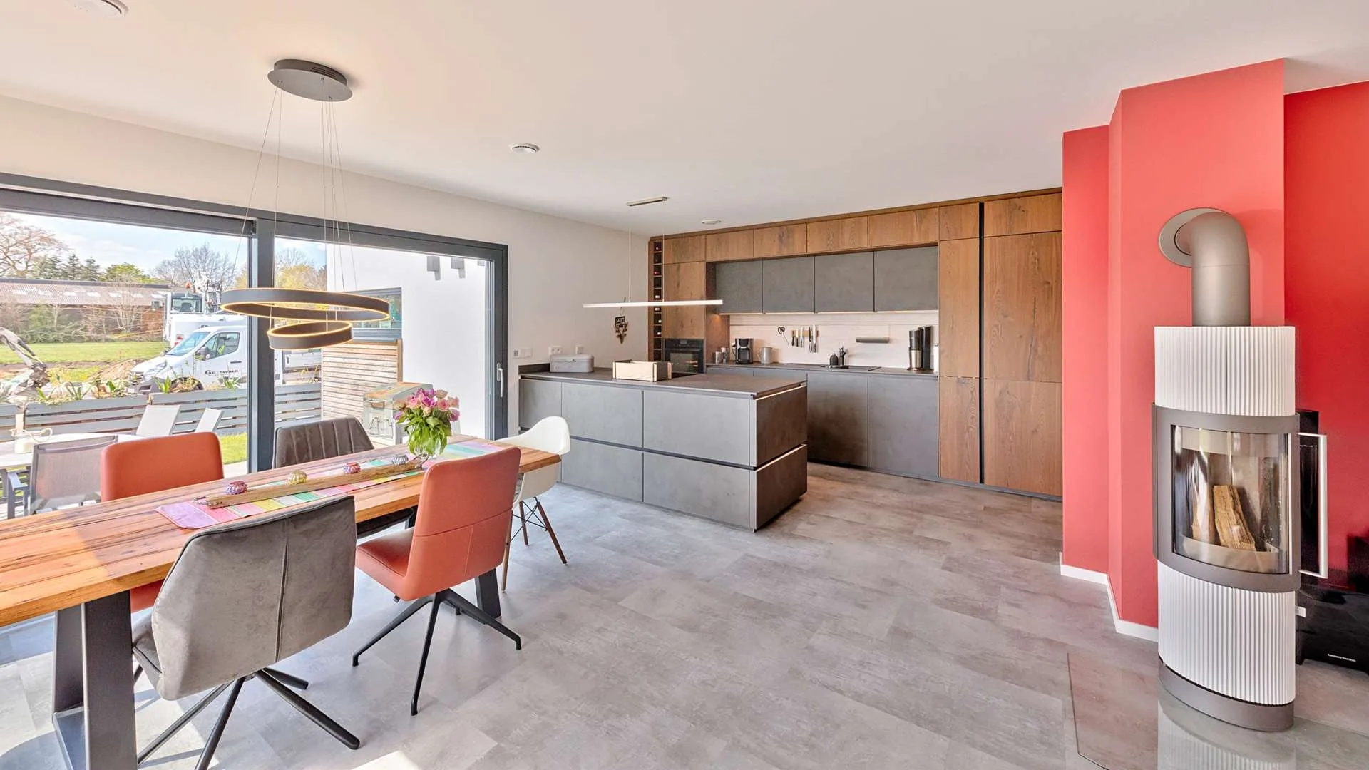 Doppelhaus fuer Individualisten von Meisterstueck Haus Esszimmer