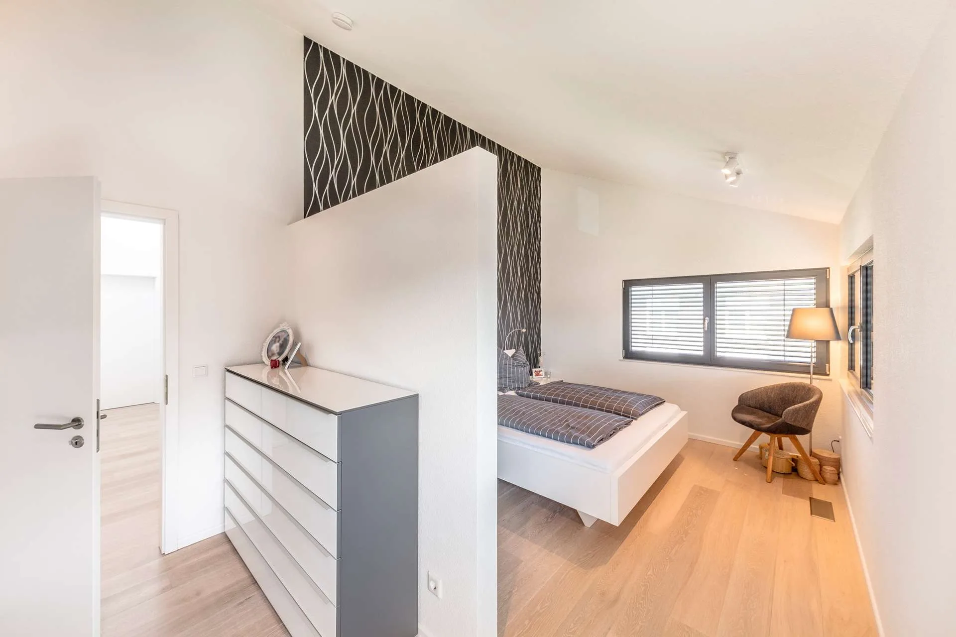 Doppelhaus fuer Individualisten von Meisterstueck Haus Schlafzimmer