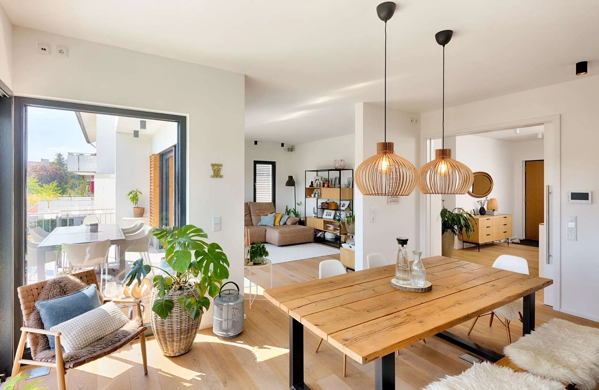 Bauhaus-Villa am Hang von Meisterstück-HAUS Essbereich