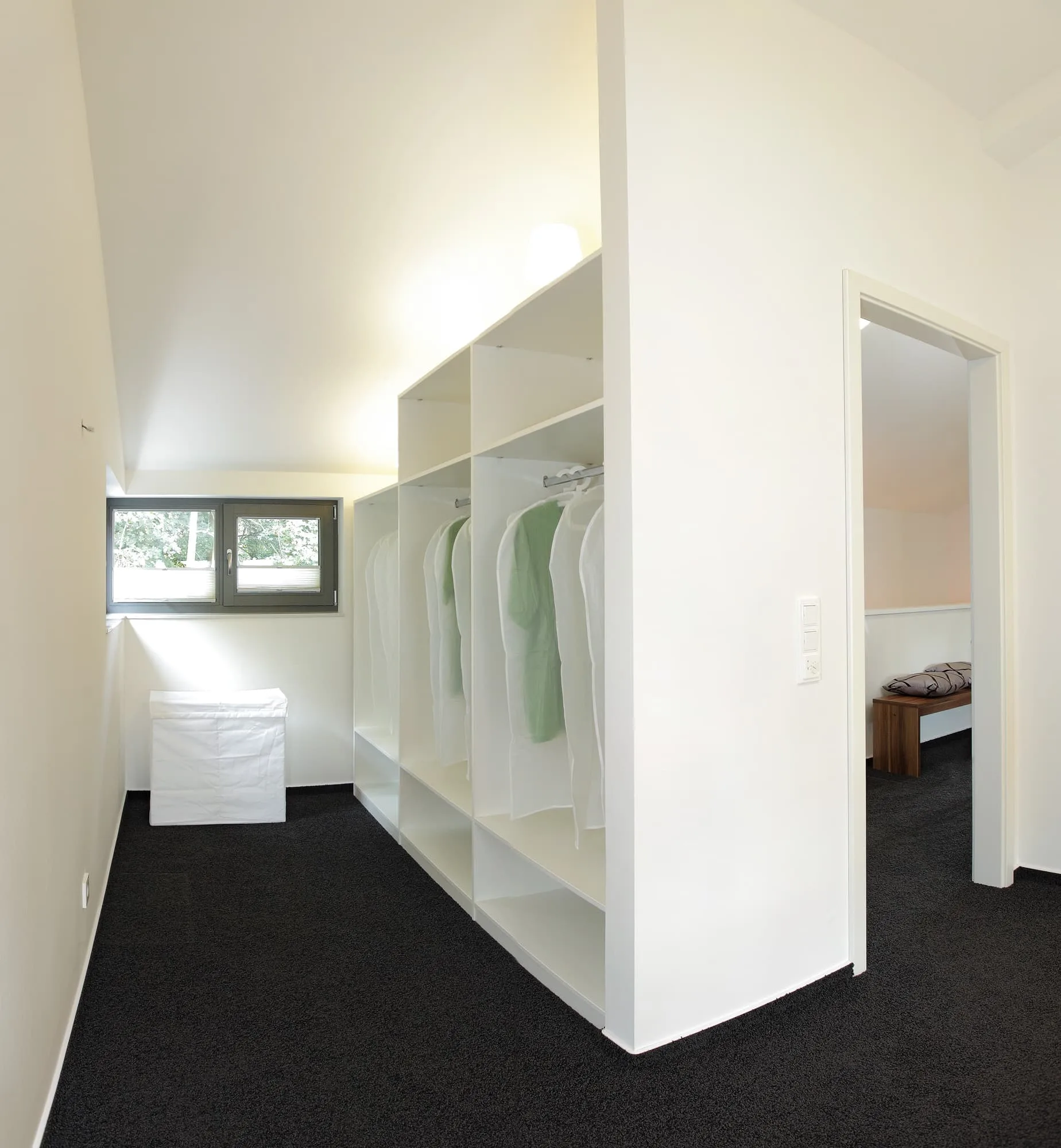 Musterhaus KUBUS-Edition Holz in Bad Vilbel von Meisterstueck Haus Ankleidezimmer