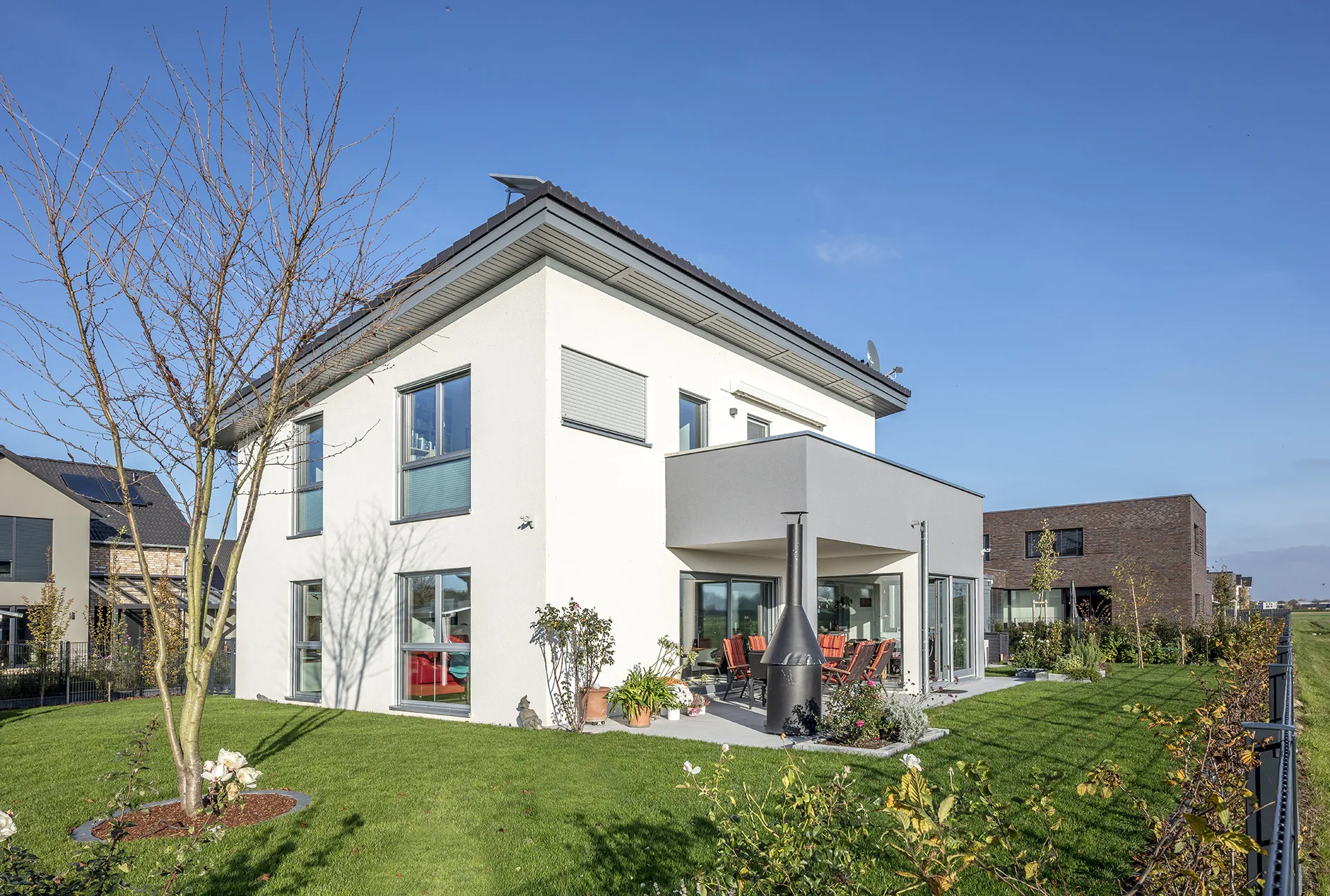 Individuelles Pultdachhaus mit Doppelcarport