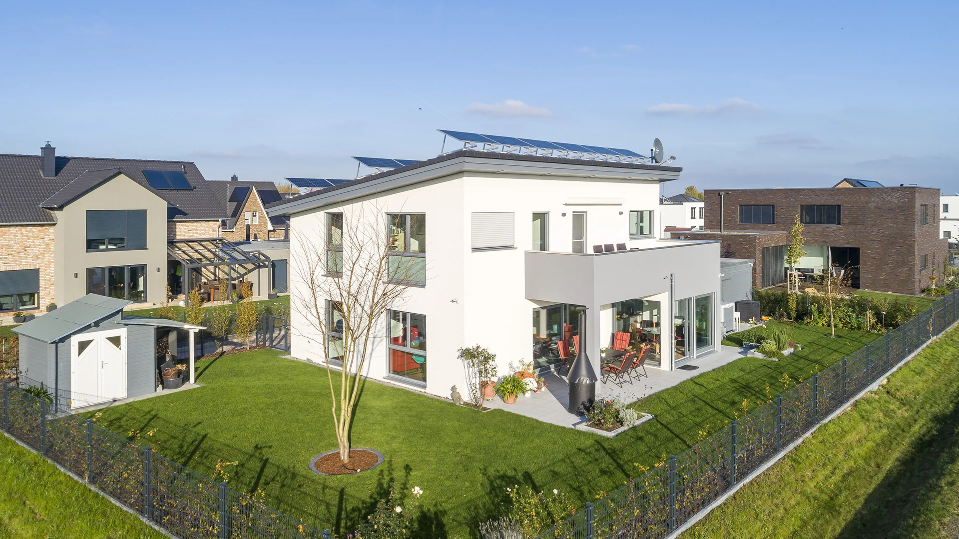 Individuelles Pultdachhaus mit Doppelcarport