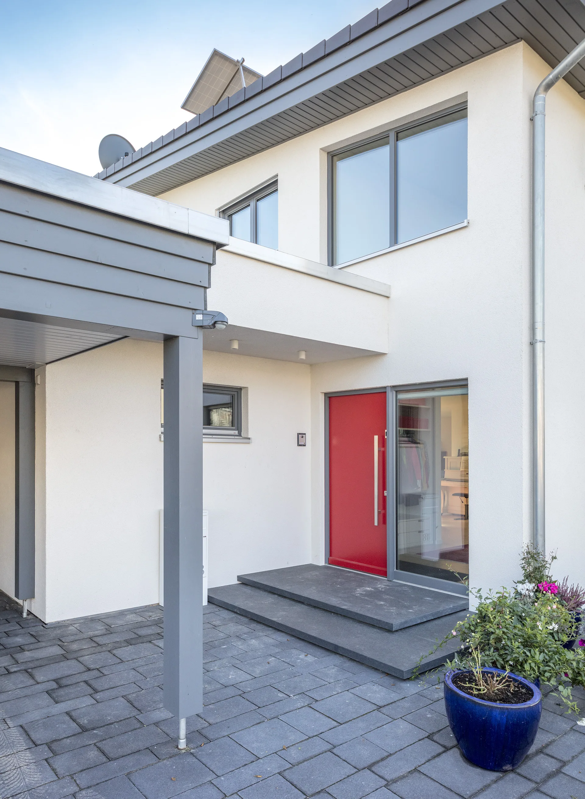 Individuelles Pultdachhaus mit Doppelcarport