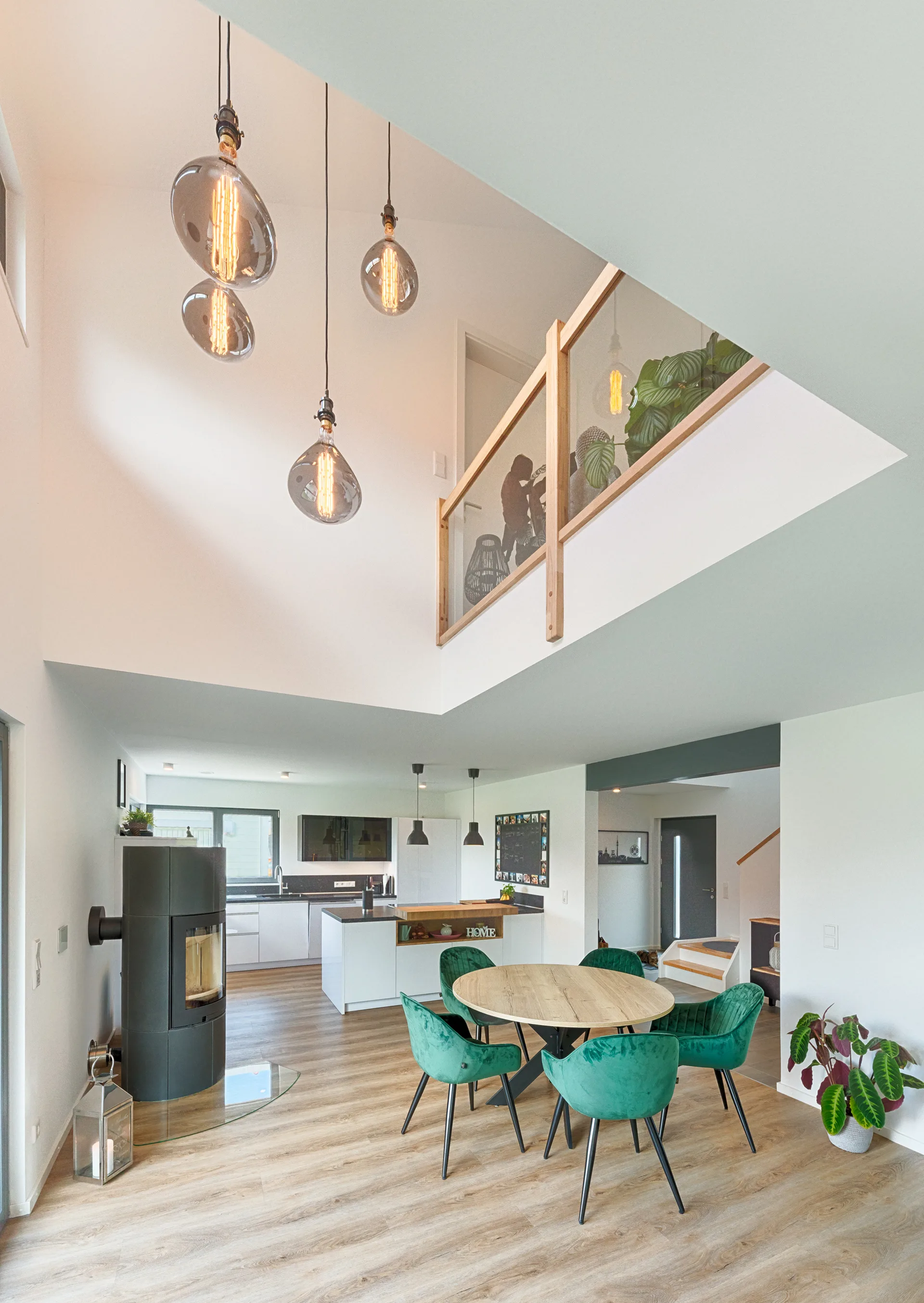 Effizienzhaus KUBUS mit Carport von Meisterstueck Haus Essbereich