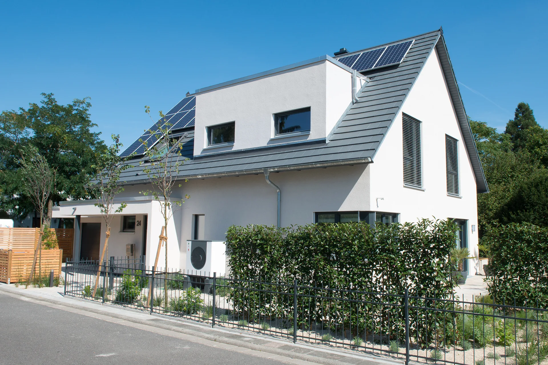 Smart Home in Hessen von Meisterstueck Haus Strassenansicht 2