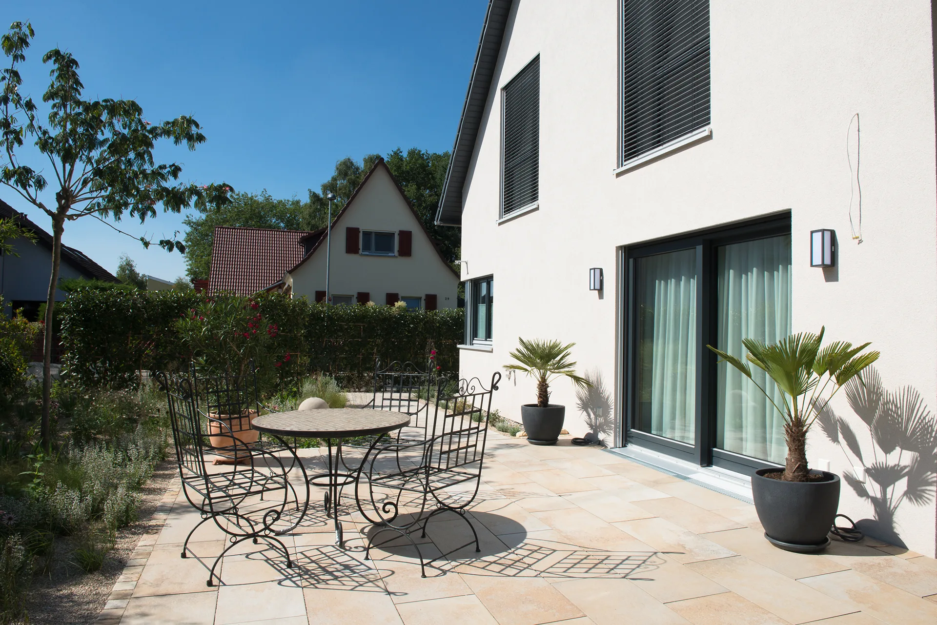 Smart Home in Hessen von Meisterstueck Haus Terrassenansicht