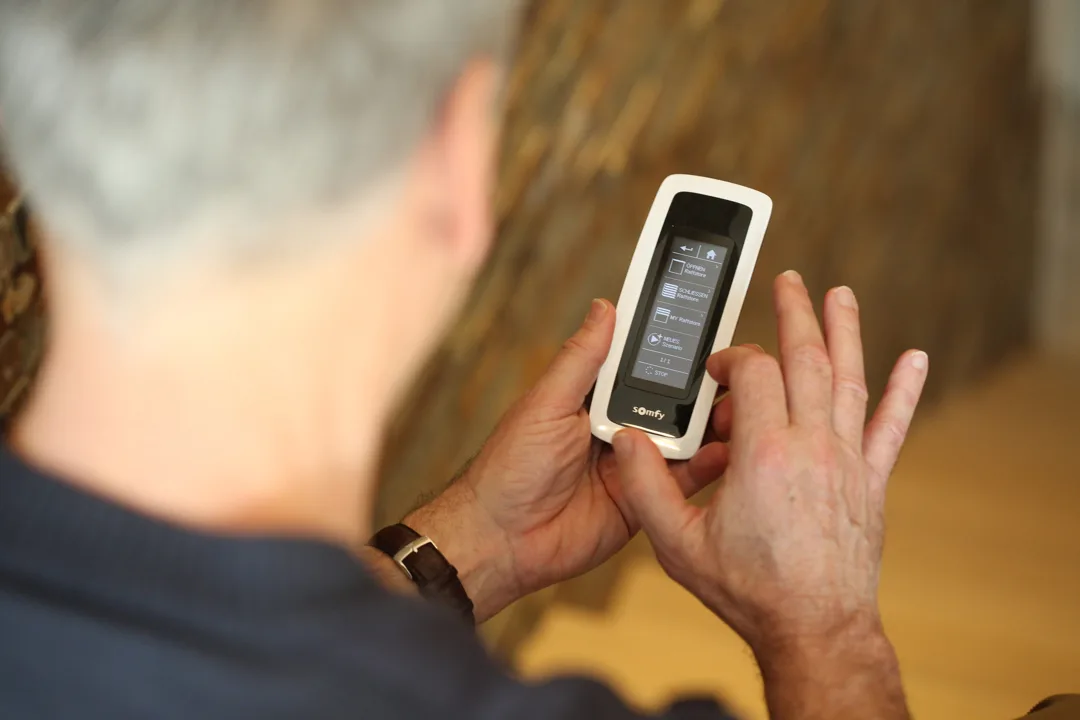 Smart Home in Hessen von Meisterstück-Haus Steuerung per Fernbedienung